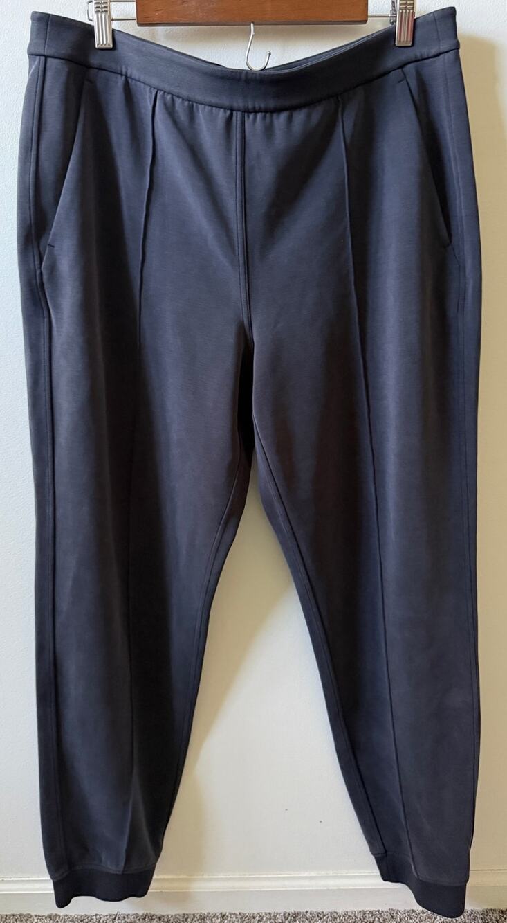 Lululemon softstreme classic fit high rise joggers women's size XL